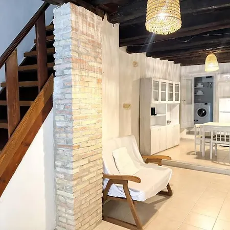 Kalma - At The Picturesque Via Stretta * كالياري